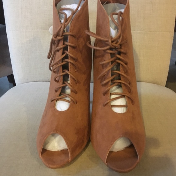 ATUMN 2018 Tan suede laced peep toe ankle boots - Picture 2 of 4